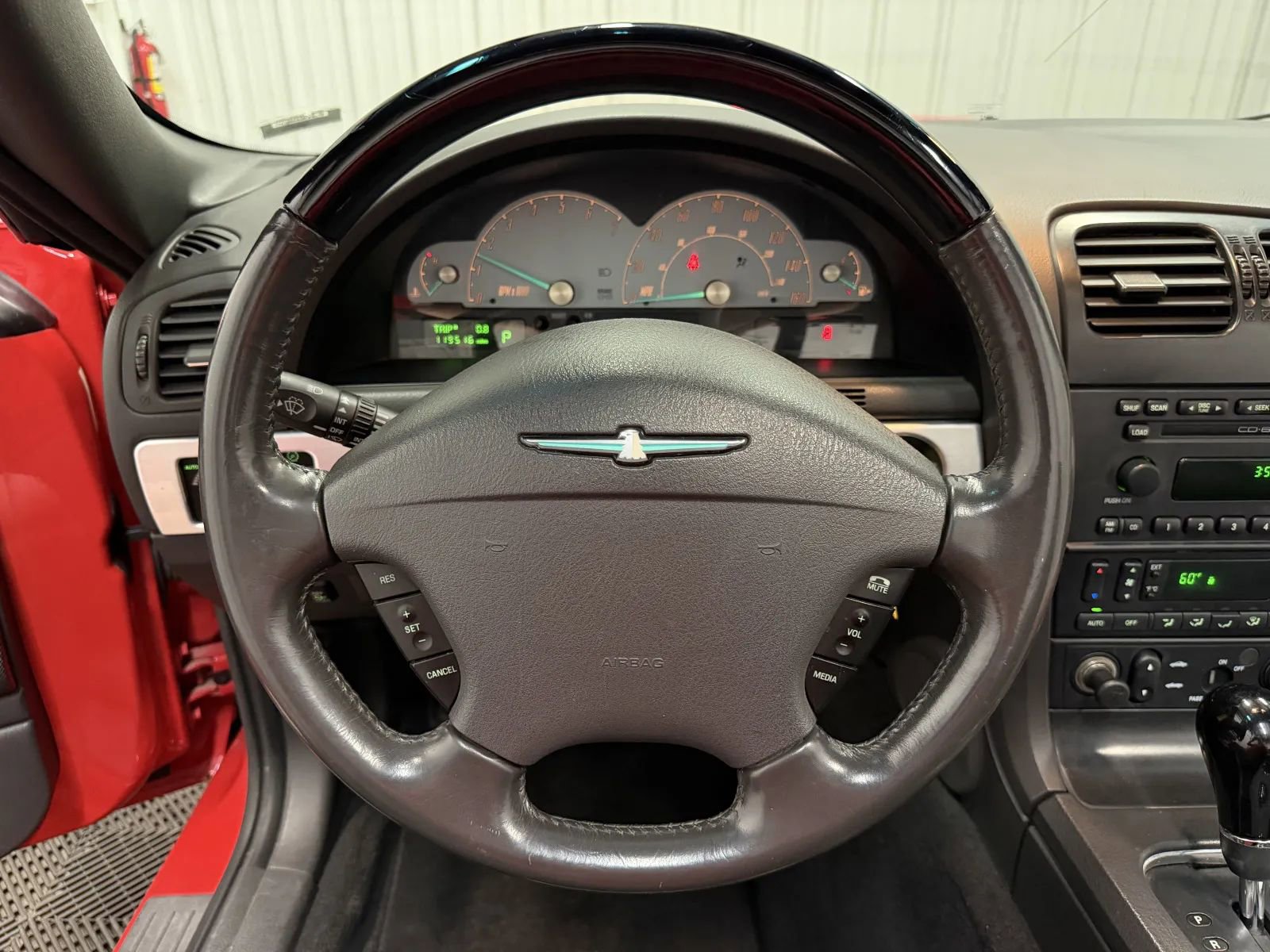 Used 2002 Ford Thunderbird image 23