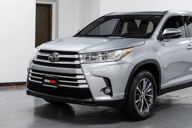 Used 2019 Toyota Highlander XLE image 5
