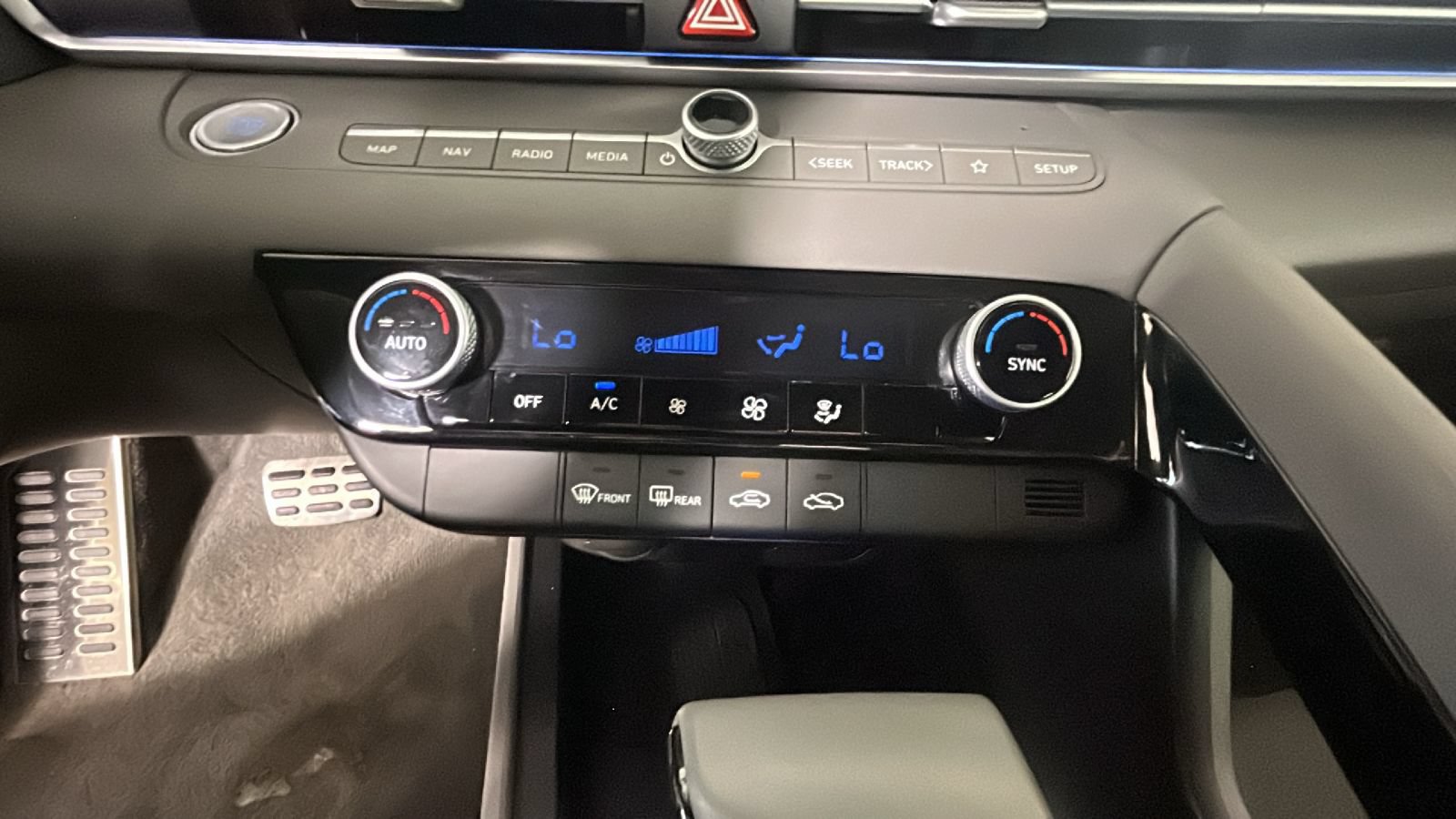 Certified 2025 Hyundai Elantra SEL FWD image 26