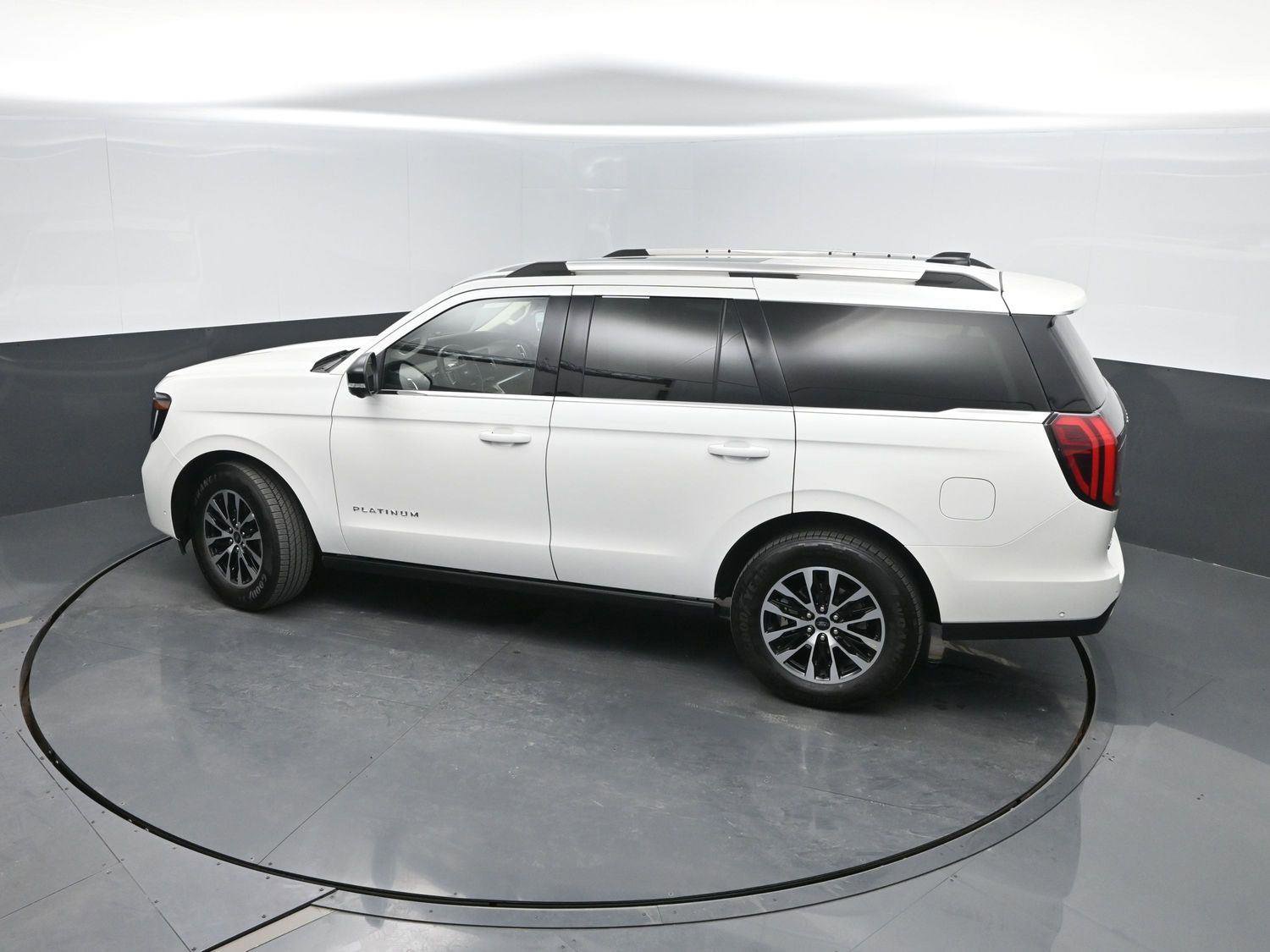 Used 2025 Ford Expedition Platinum image 44