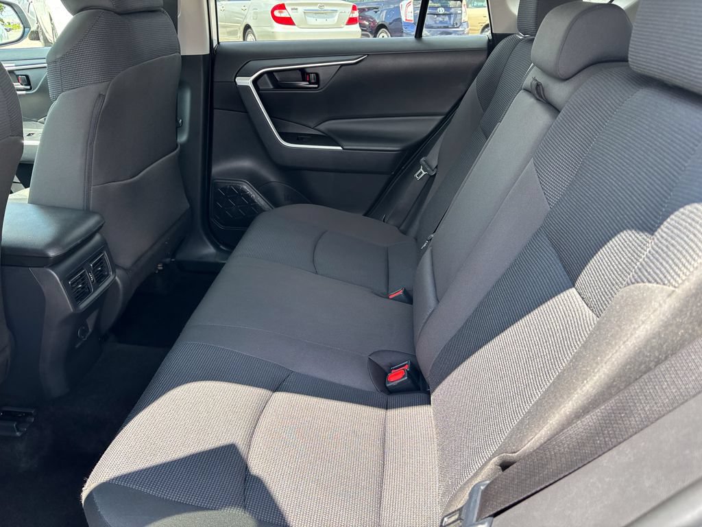 Used 2025 Toyota RAV4 LE AWD/4WD image 44