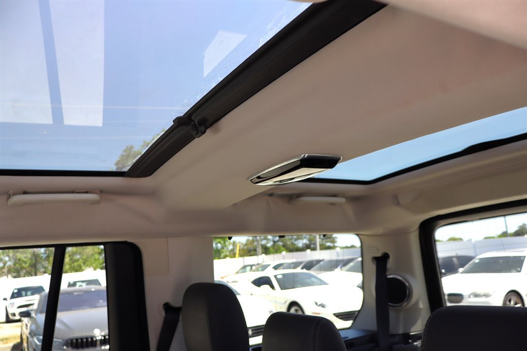 Used 2016 Land Rover LR4 HSE LUX AWD/4WD image 28