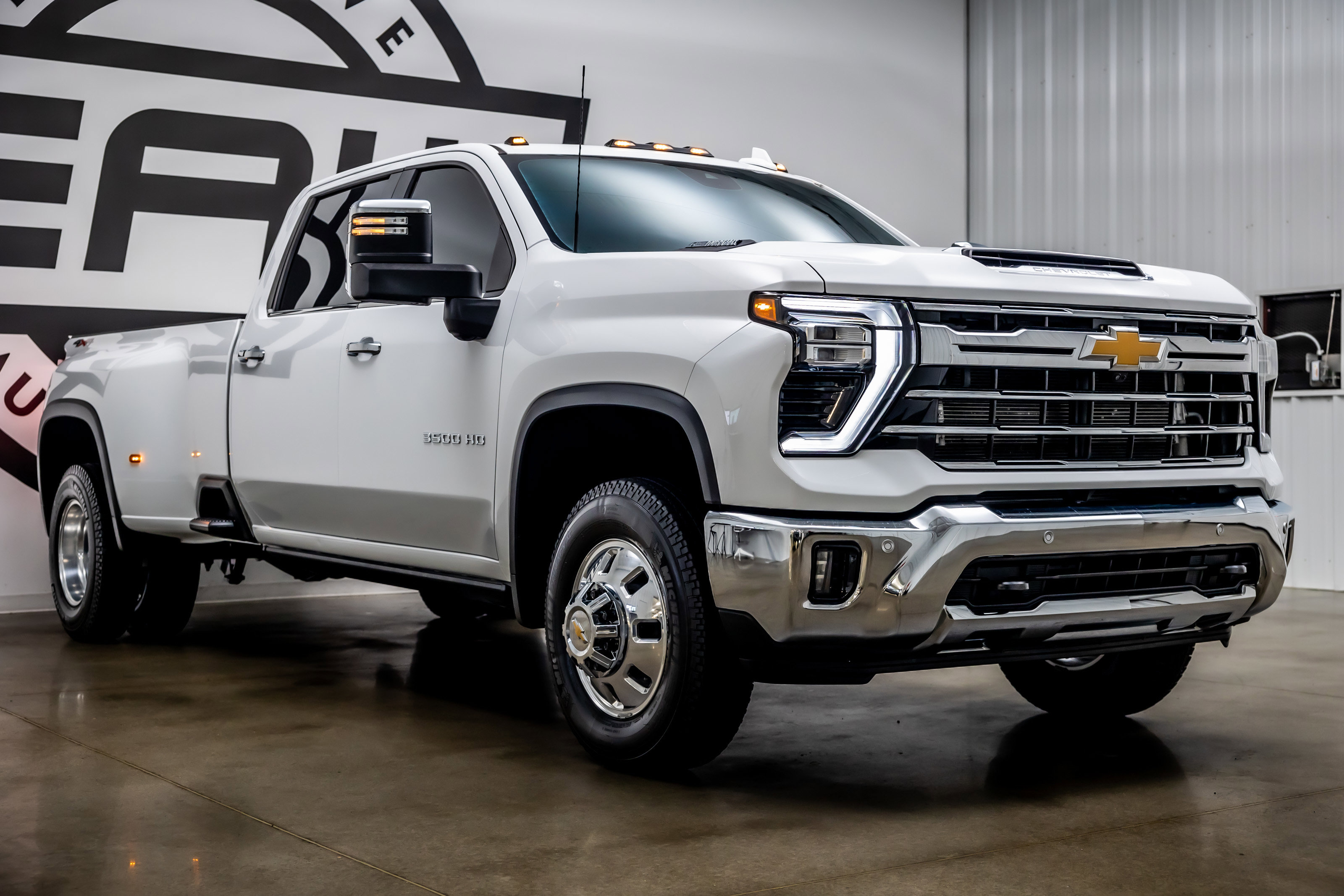 Used 2024 Chevrolet Silverado 3500 LTZ w/ LTZ Plus Package AWD/4WD image 30