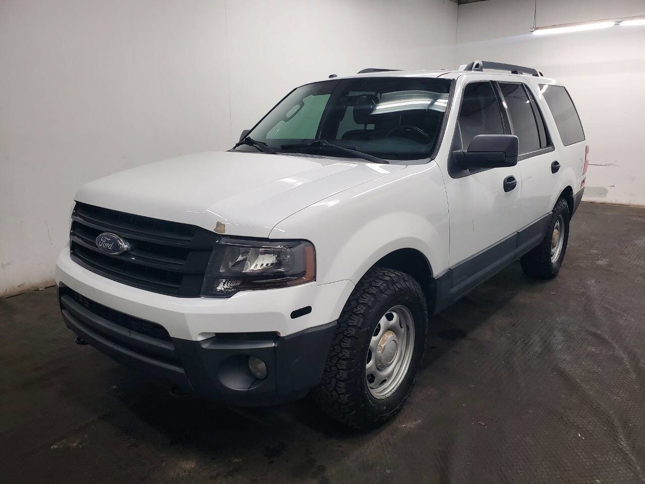 Used 2017 Ford Expedition XL w/ Fleet Convenience Package RWD image 1