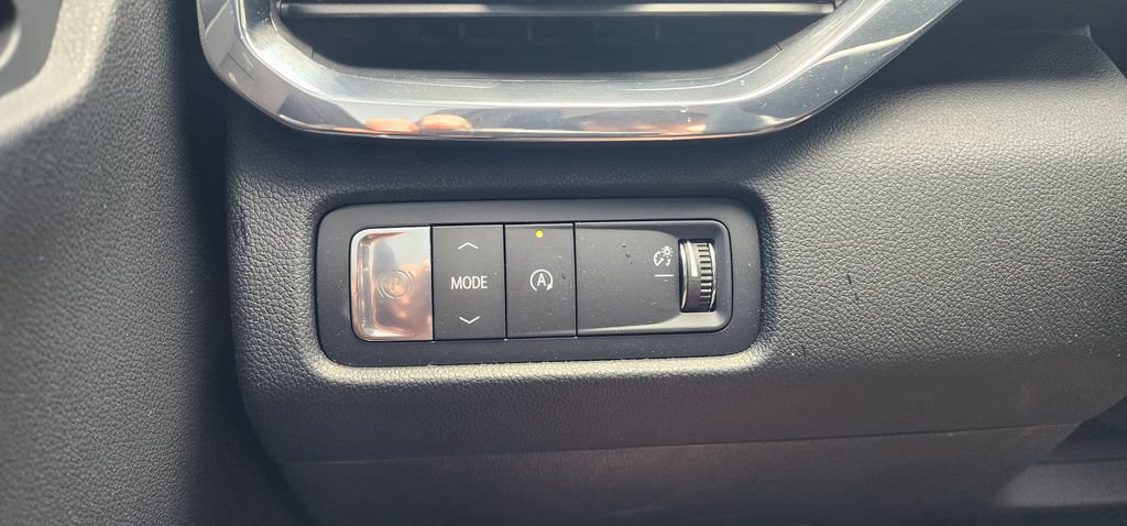 Used 2025 GMC Acadia Elevation w/ Elevation Premium Package FWD image 17