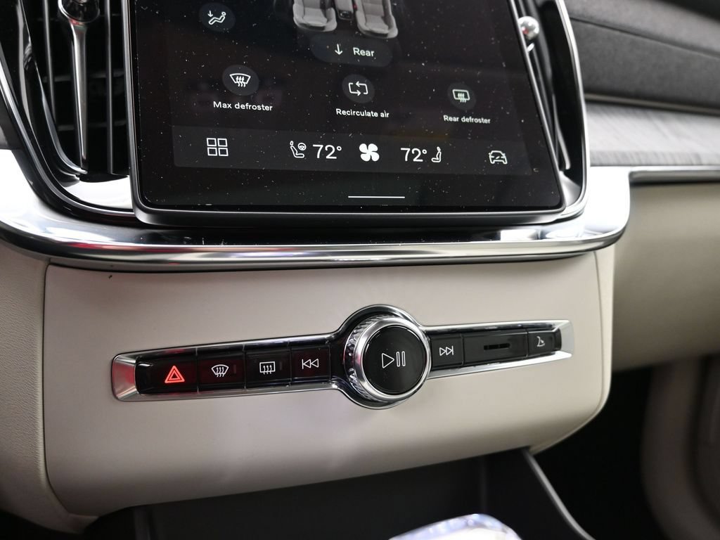 New 2026 Volvo XC90 T8 Ultra w/ Protection Package Premier AWD/4WD image 15