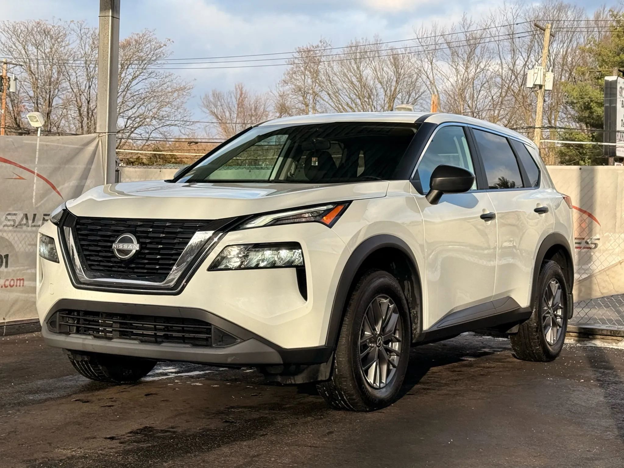 Used 2023 Nissan Rogue S AWD/4WD image 49