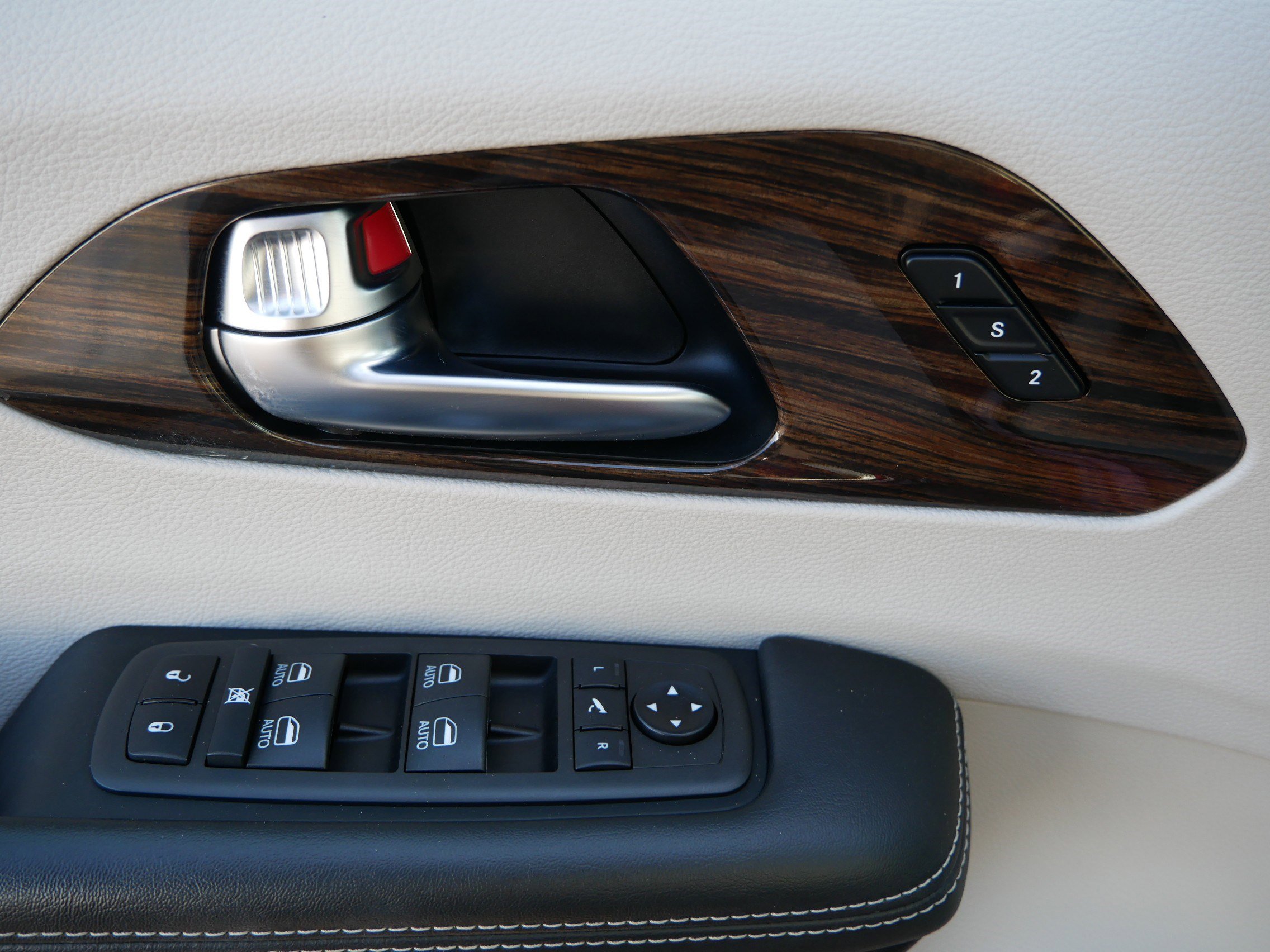 Used 2021 Chrysler Pacifica Limited image 19