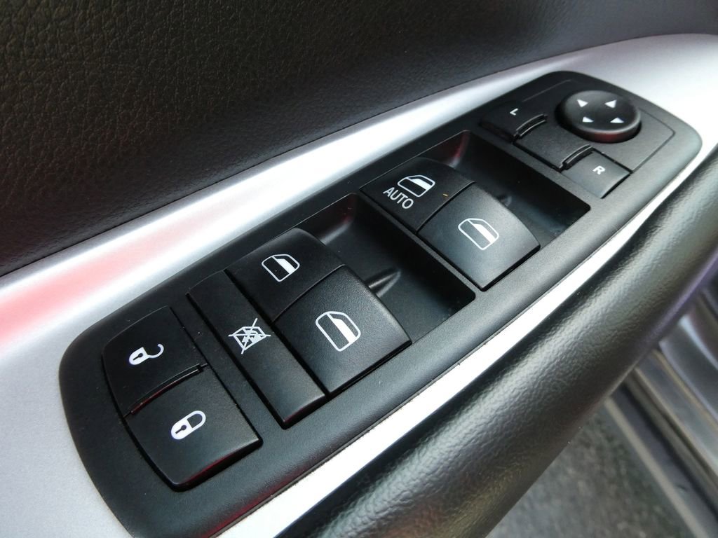 Used 2019 Dodge Journey SE w/ Premium Group FWD image 26