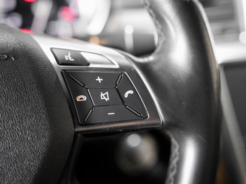 Used 2014 Mercedes-Benz GL 550 4MATIC image 16