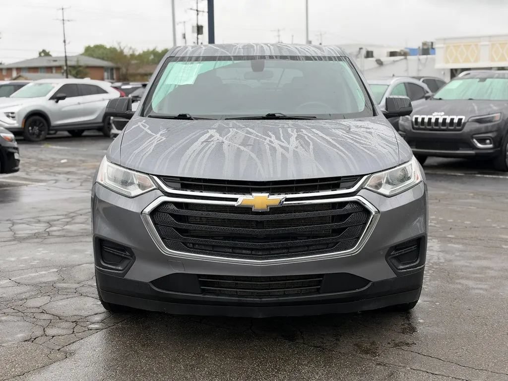 Used 2021 Chevrolet Traverse LS FWD image 2