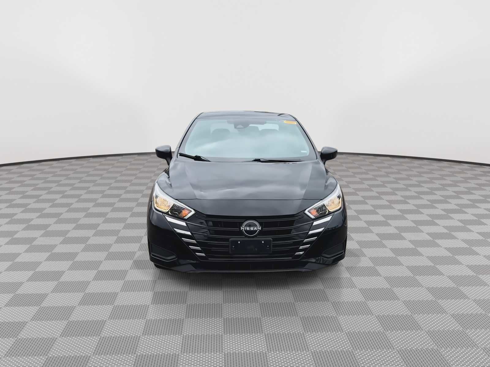 Used 2023 Nissan Versa SV FWD image 3