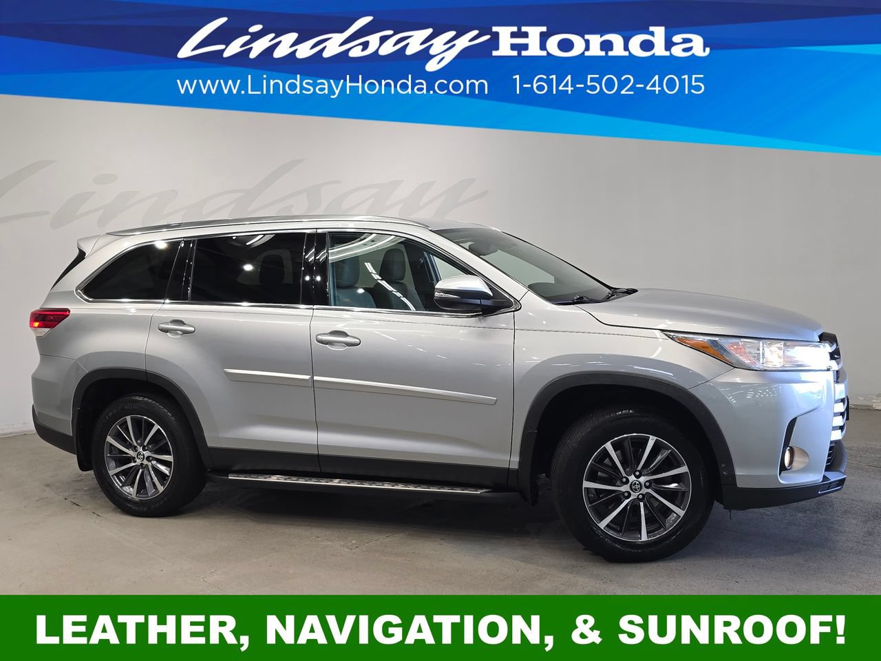 Used 2019 Toyota Highlander XLE AWD/4WD image 3