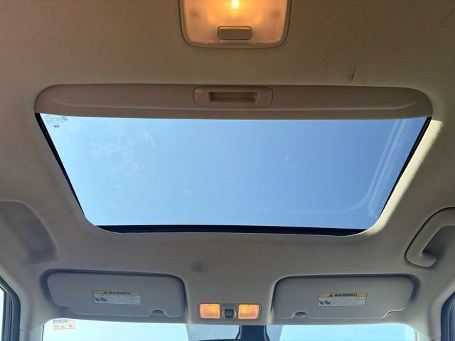 Used 2025 Hyundai Venue FWD image 16