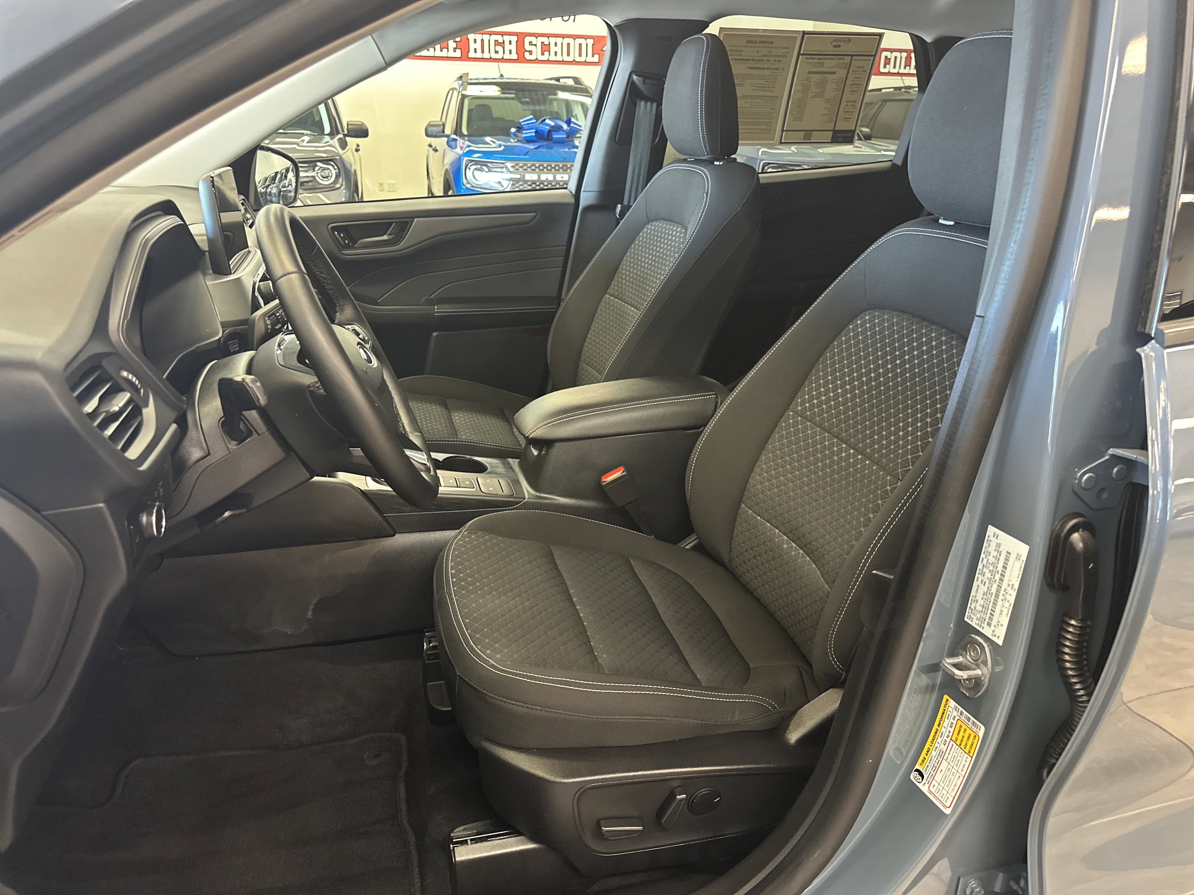 Used 2023 Ford Escape Active image 5