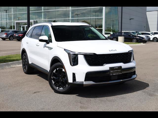 Used 2025 Kia Sorento S image 2