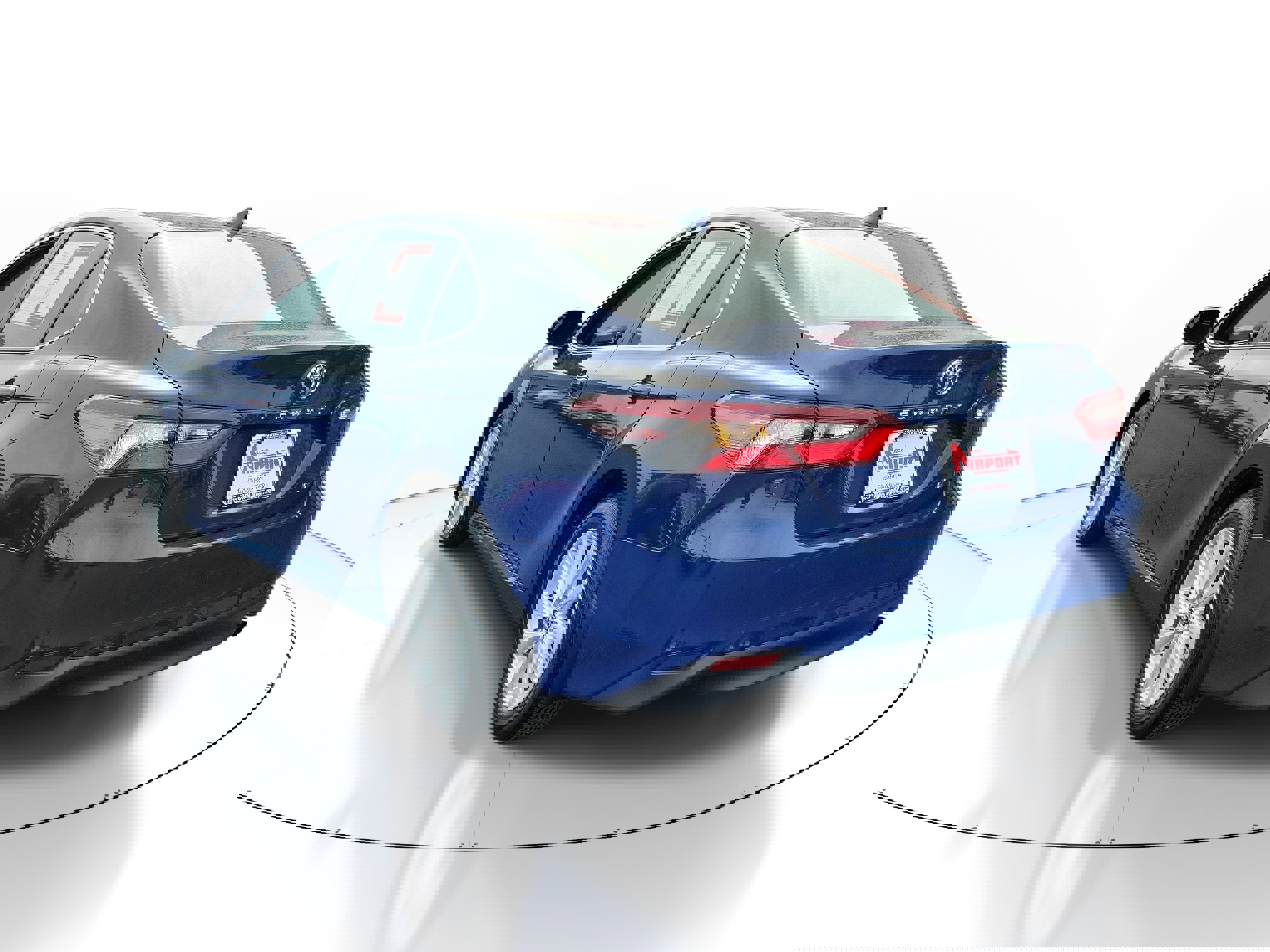 Used 2023 Toyota Camry LE image 3