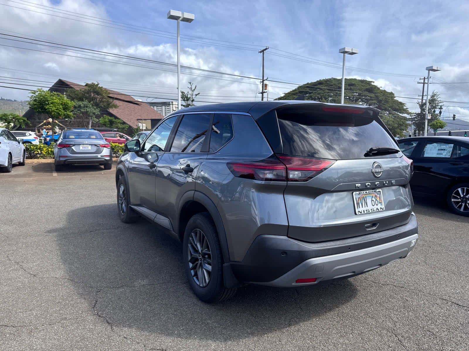 Used 2023 Nissan Rogue S image 4