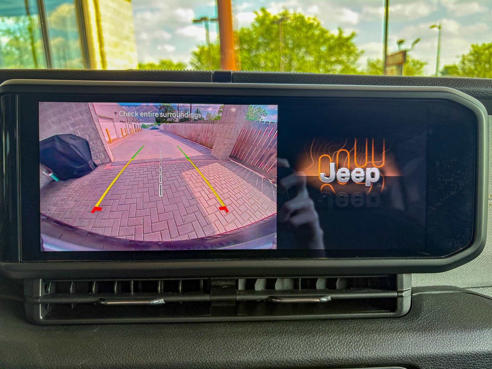 Used 2025 Jeep Wrangler Unlimited Sport AWD/4WD image 17