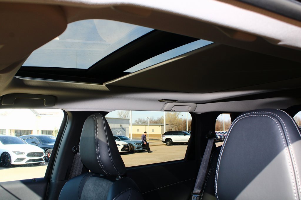 New 2026 Mitsubishi Outlander SE image 3