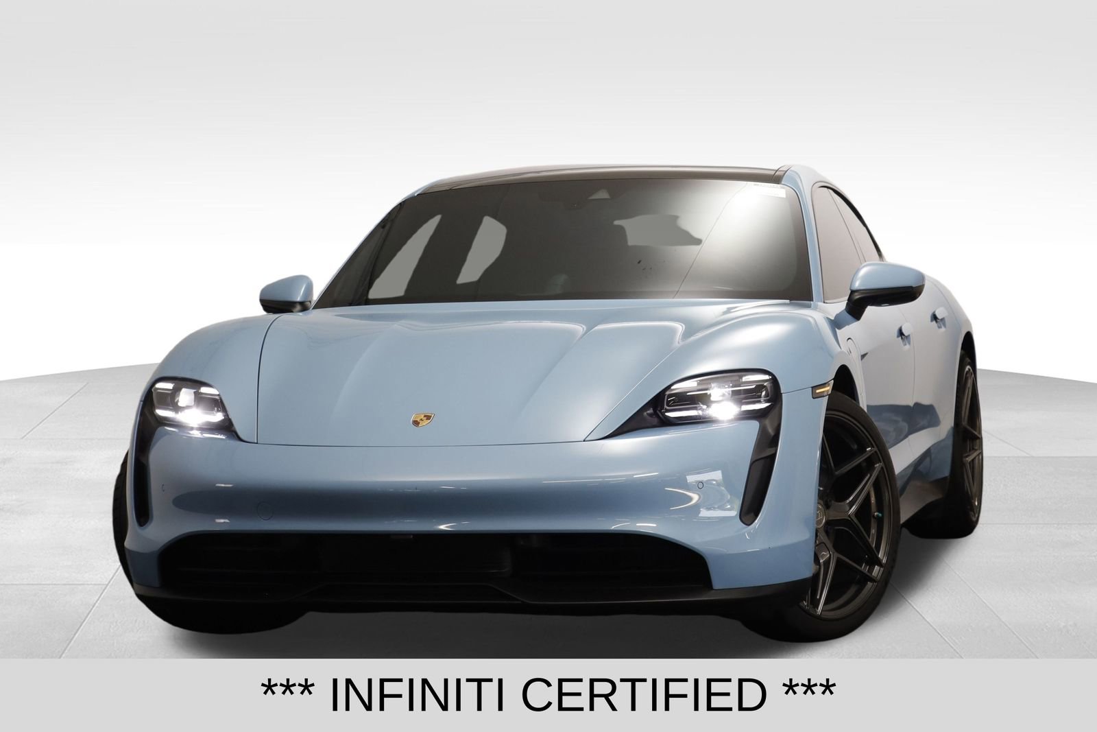 Used 2023 Porsche Taycan image 2