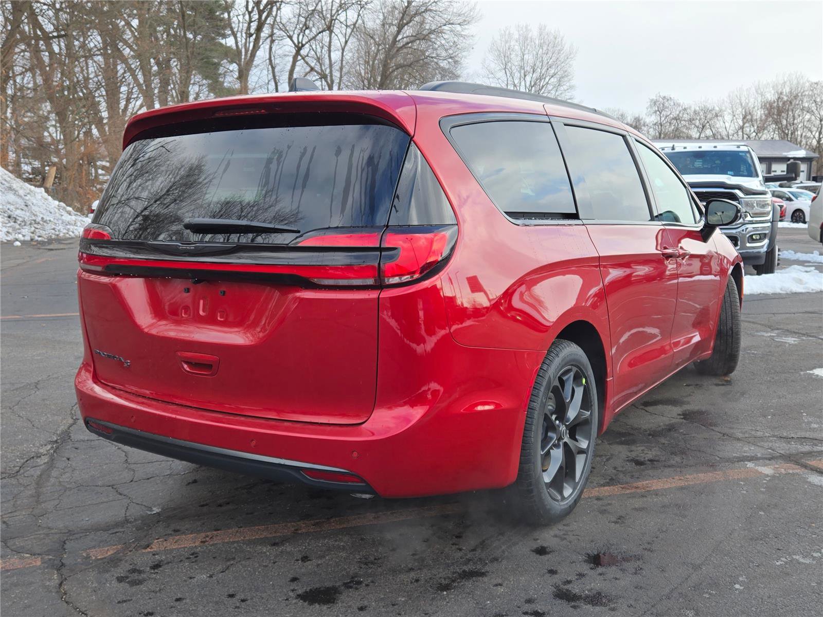 New 2026 Chrysler Pacifica Select w/ S Appearance Package image 9