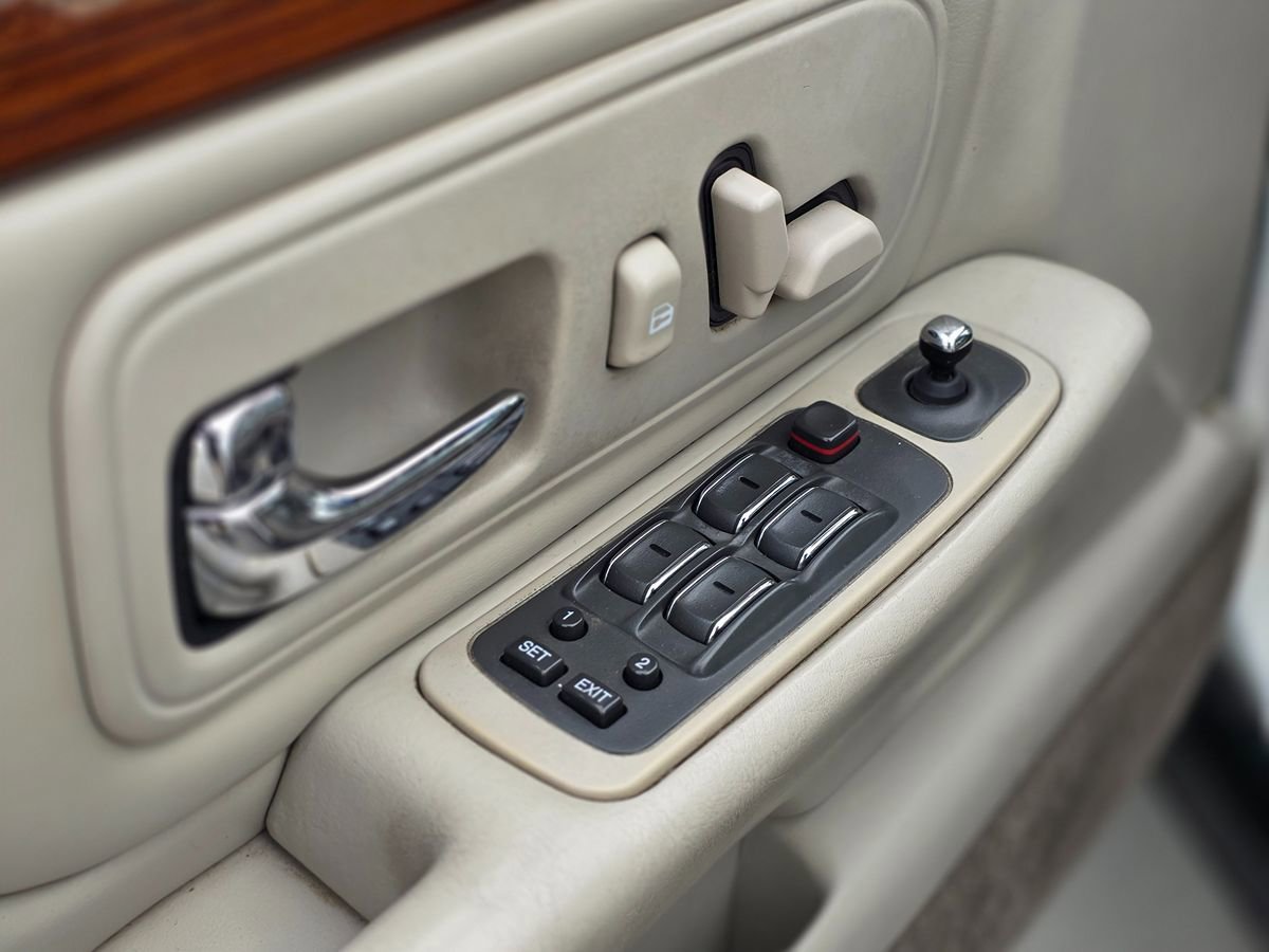 Used 1997 Cadillac De Ville D'Elegance w/ Safety/Security Pkg image 23