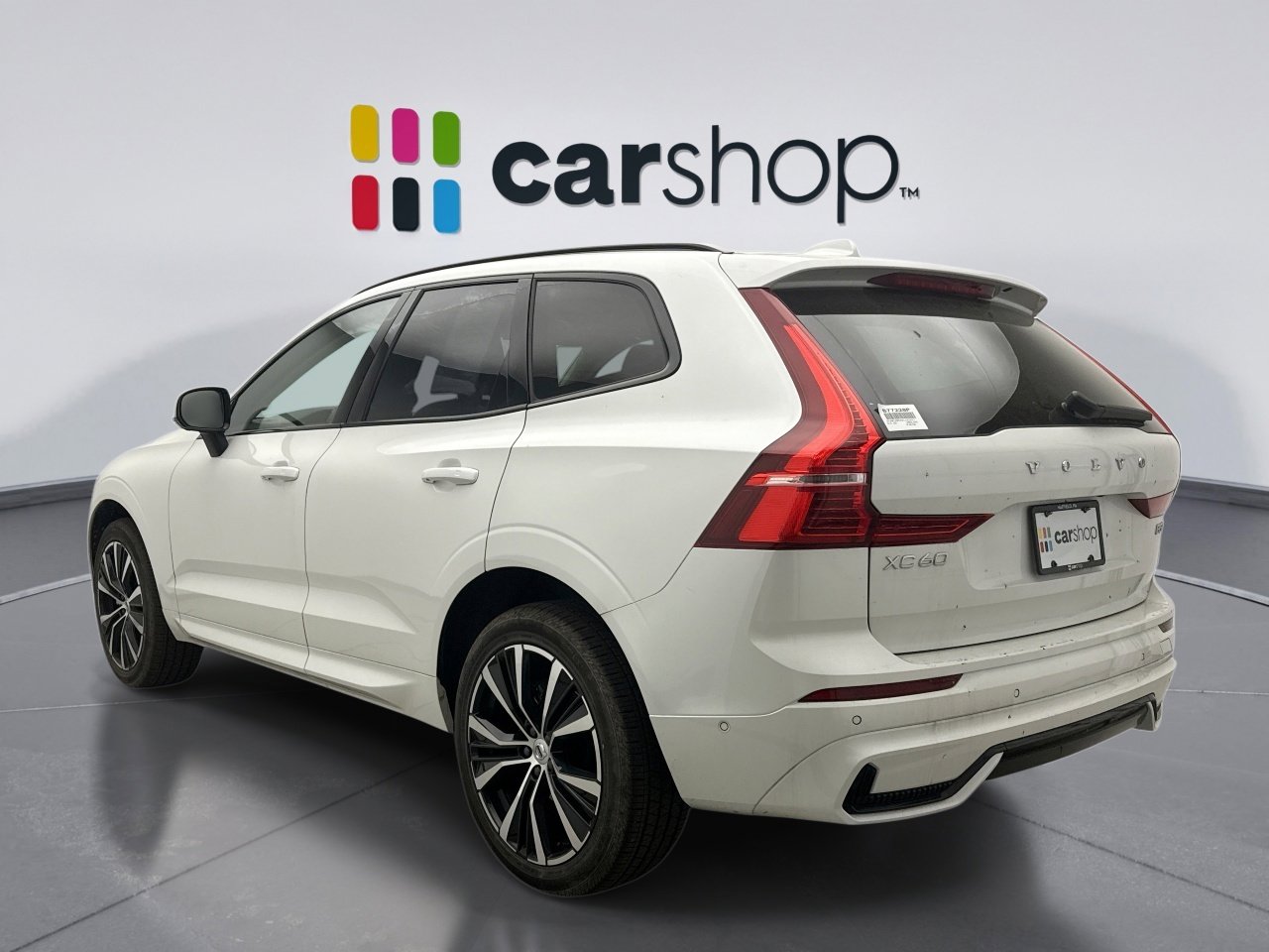 Used 2025 Volvo XC60 B5 Plus image 3