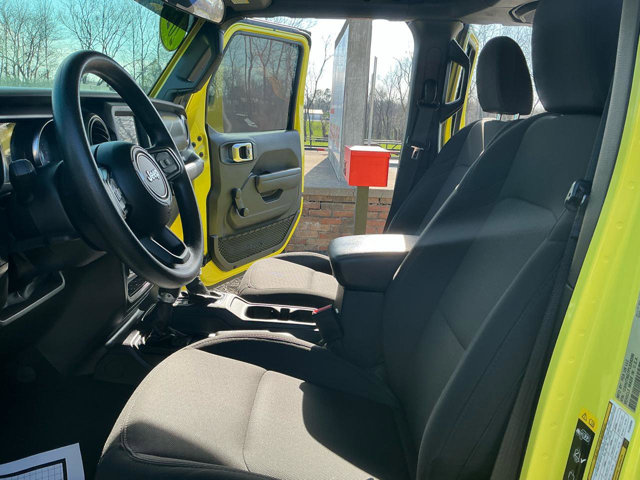 Used 2023 Jeep Gladiator Sport image 16