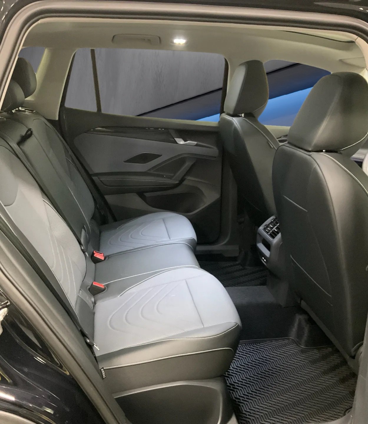 New 2026 Volkswagen Tiguan SE AWD/4WD image 11