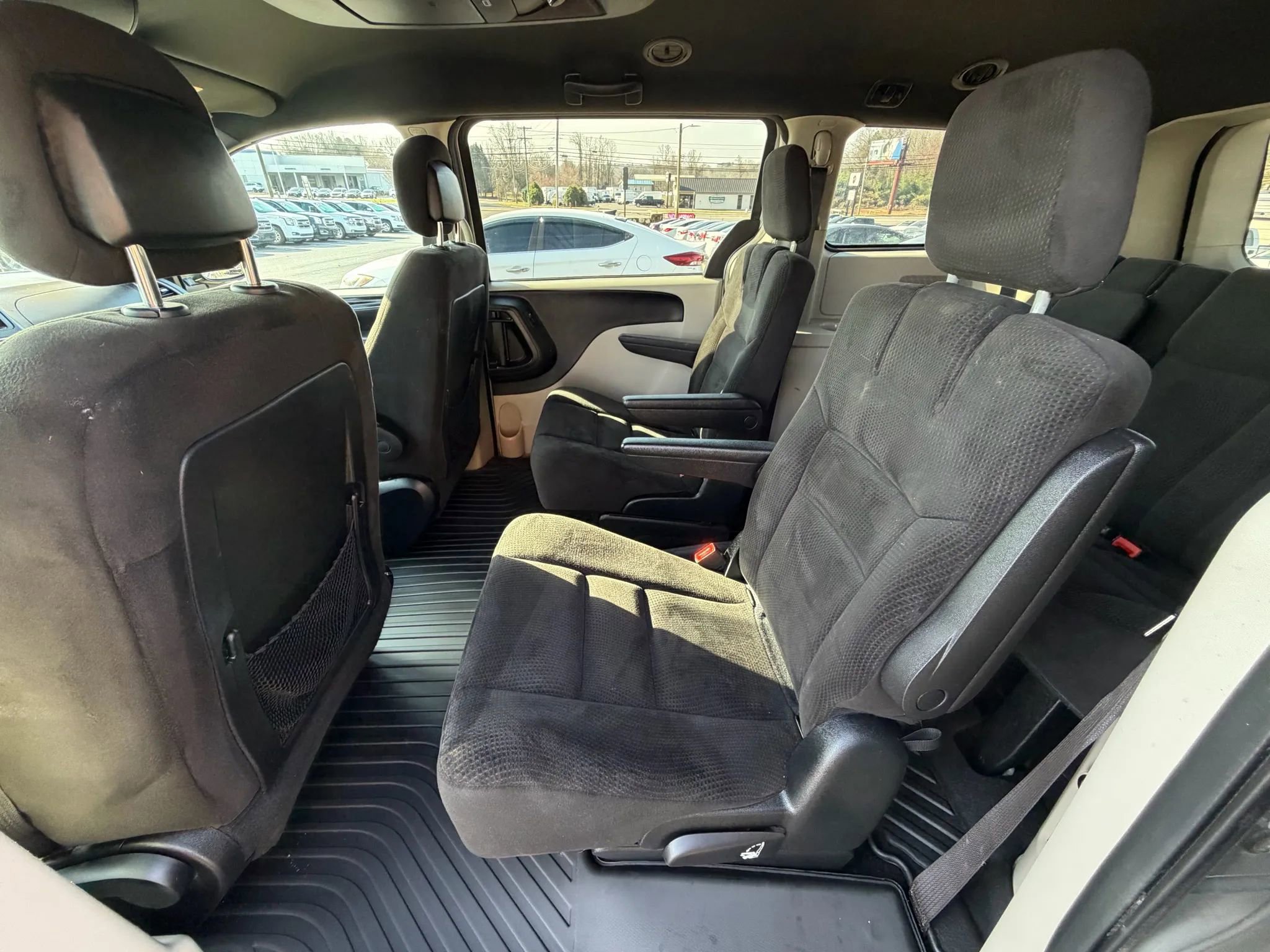 Used 2016 Dodge Grand Caravan SE image 13