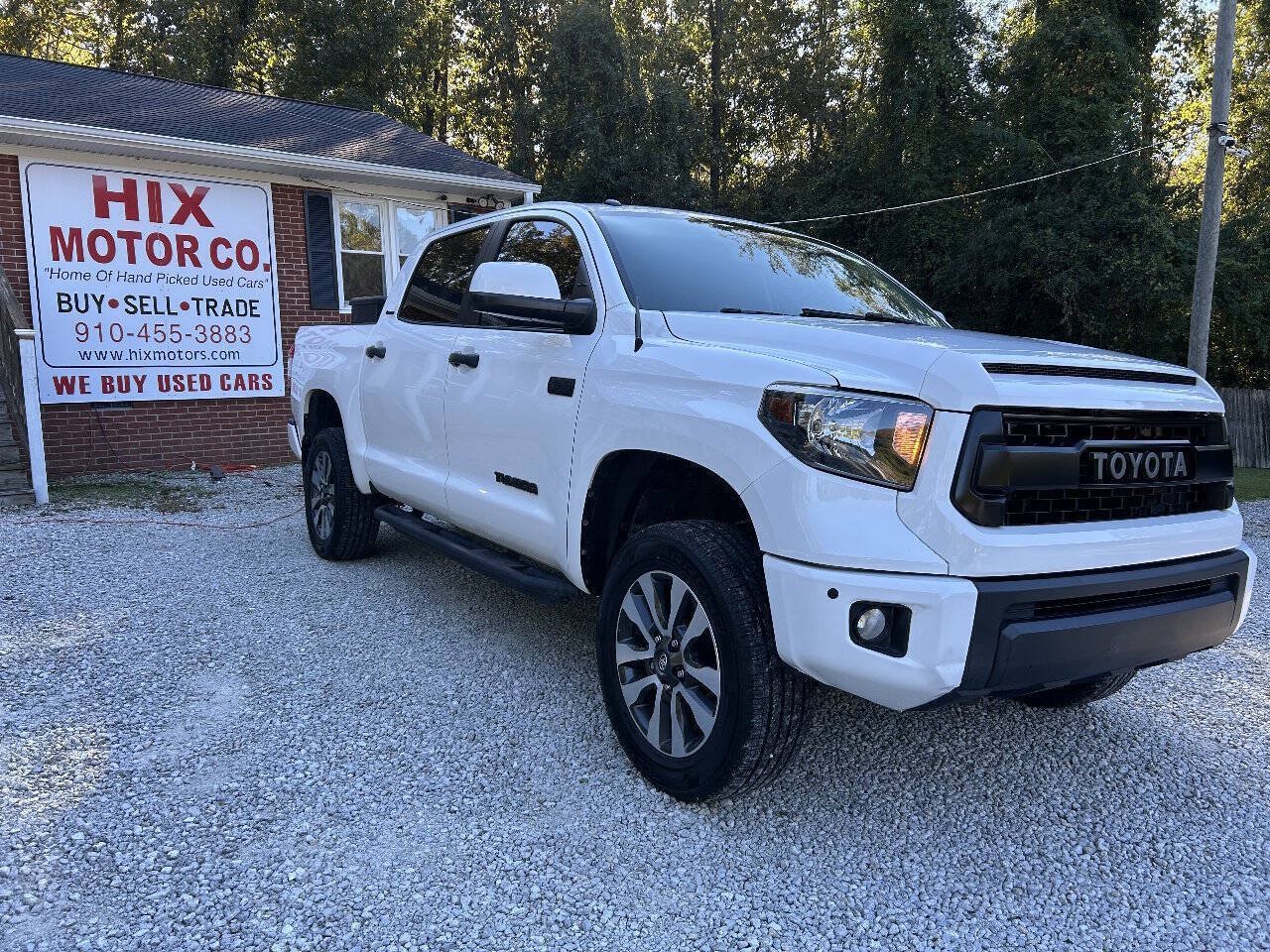 Used 2017 Toyota Tundra Limited w/ Limited Premium Package AWD/4WD image 7
