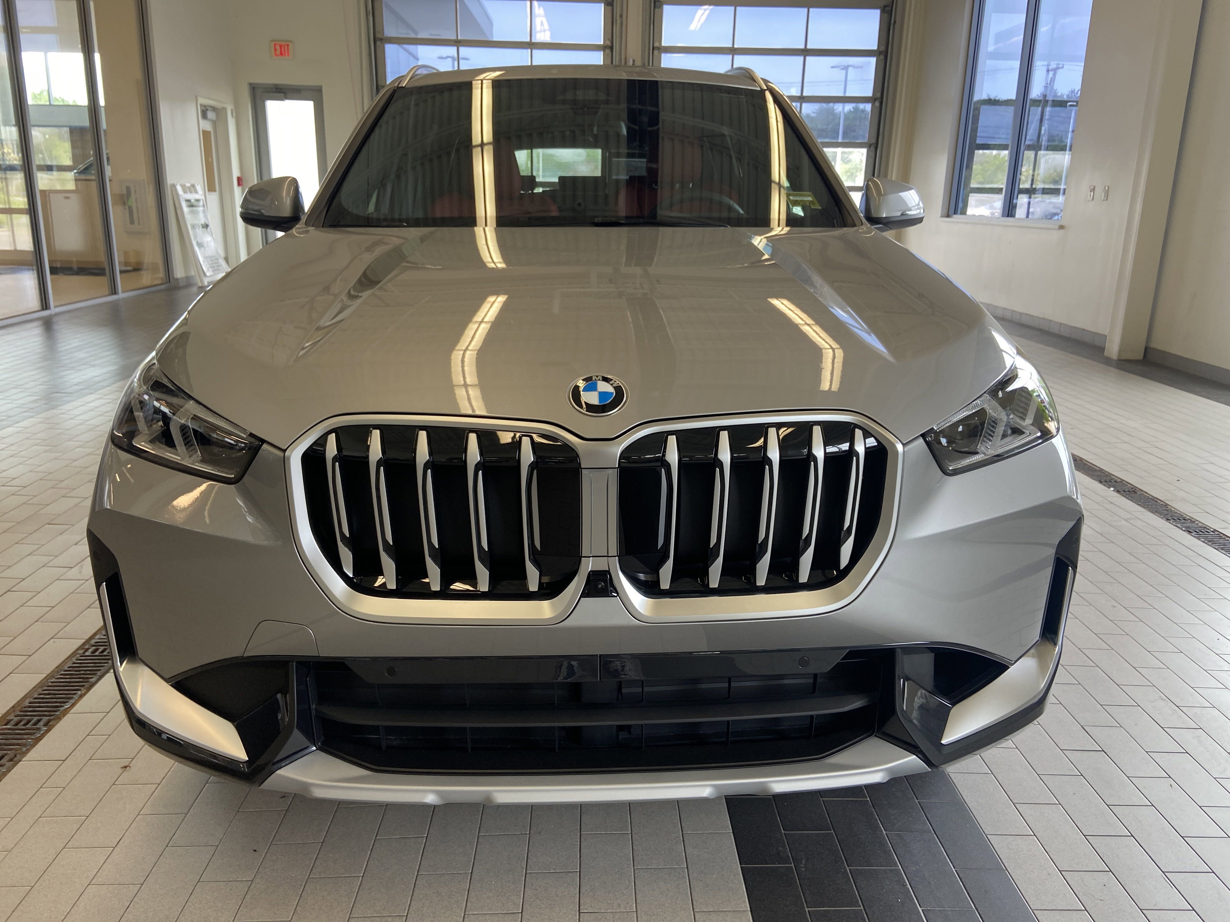 Used 2025 BMW X1 xDrive28i w/ Technology Package image 2
