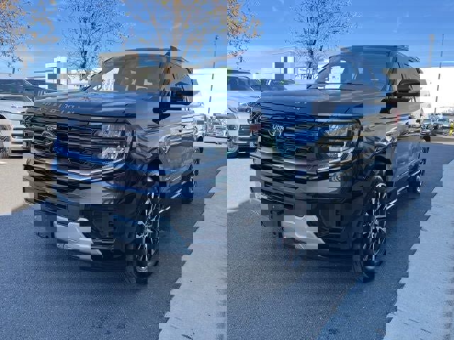 Certified 2025 Ford Expedition Max Platinum image 3