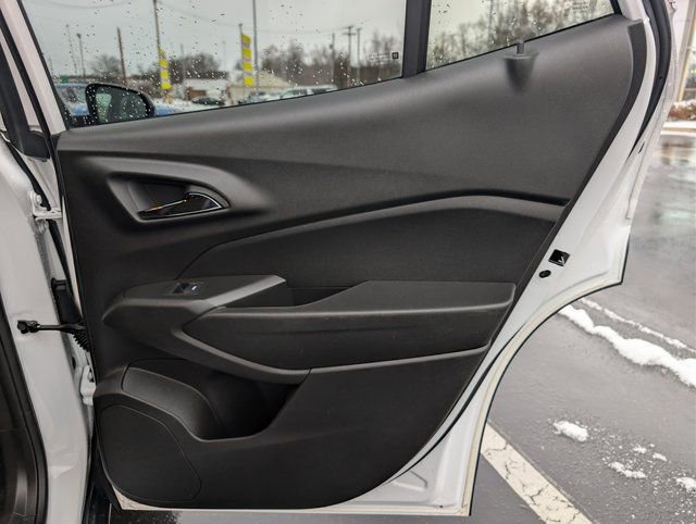 Used 2024 Chevrolet Trax RS w/ Driver Confidence Package image 18