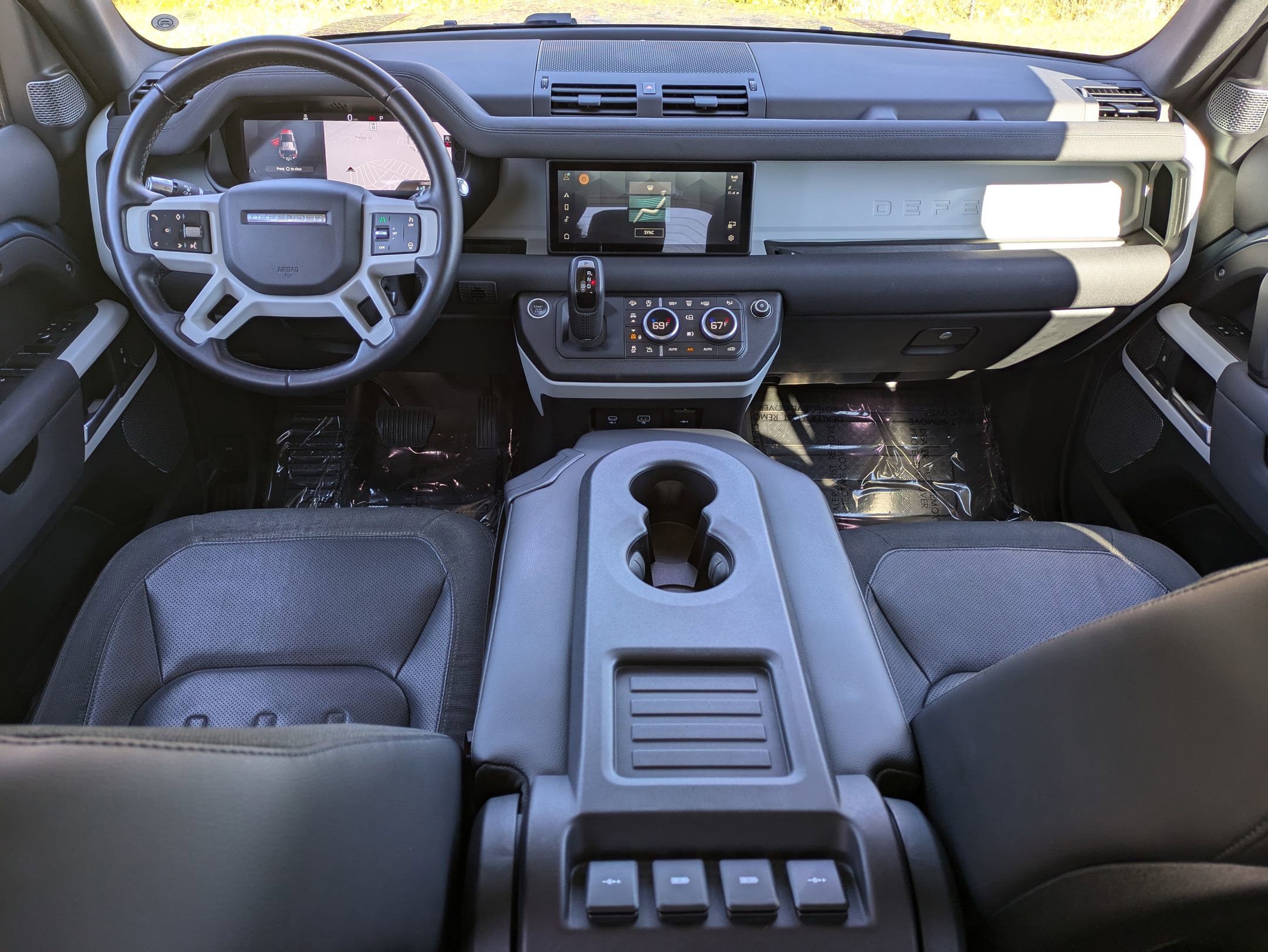 Used 2020 Land Rover Defender 110 SE image 24