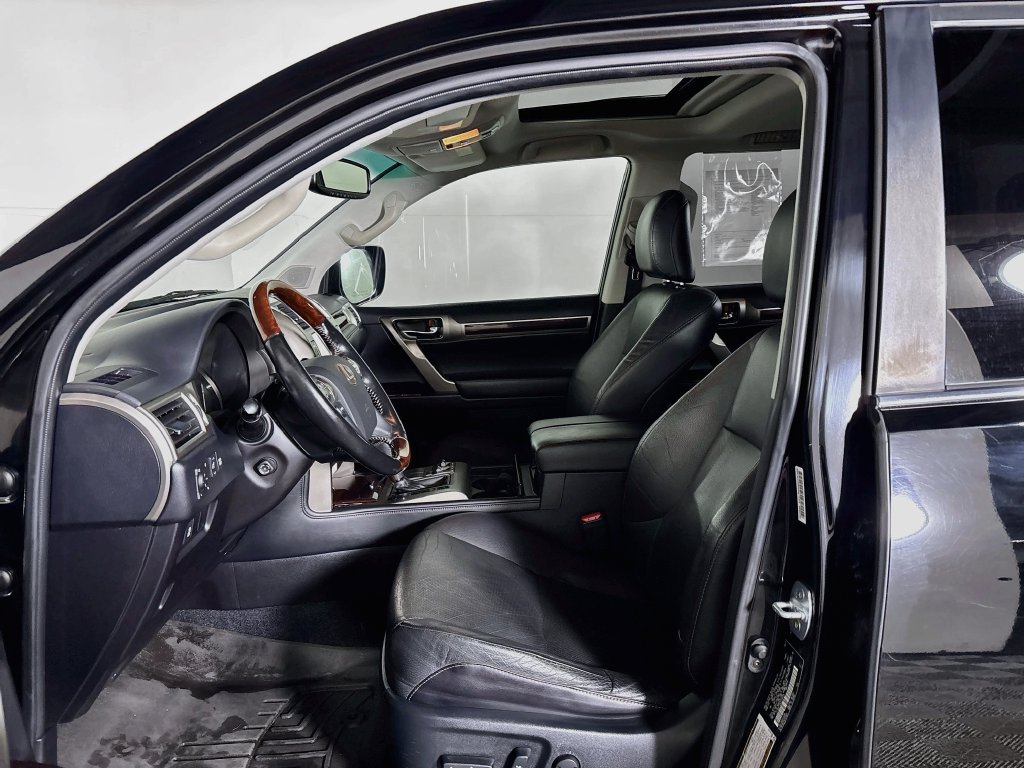Used 2018 Lexus GX 460 Premium w/ Premium Package AWD/4WD image 10