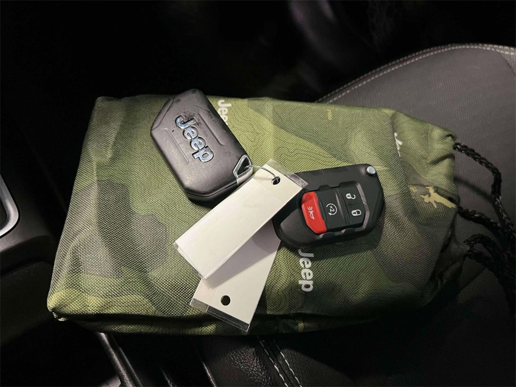 Used 2023 Jeep Wrangler Sport S image 34
