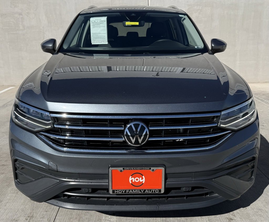 Used 2023 Volkswagen Tiguan SE image 2