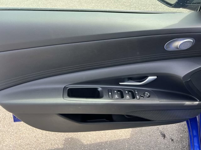 Certified 2025 Hyundai Elantra SE FWD image 16