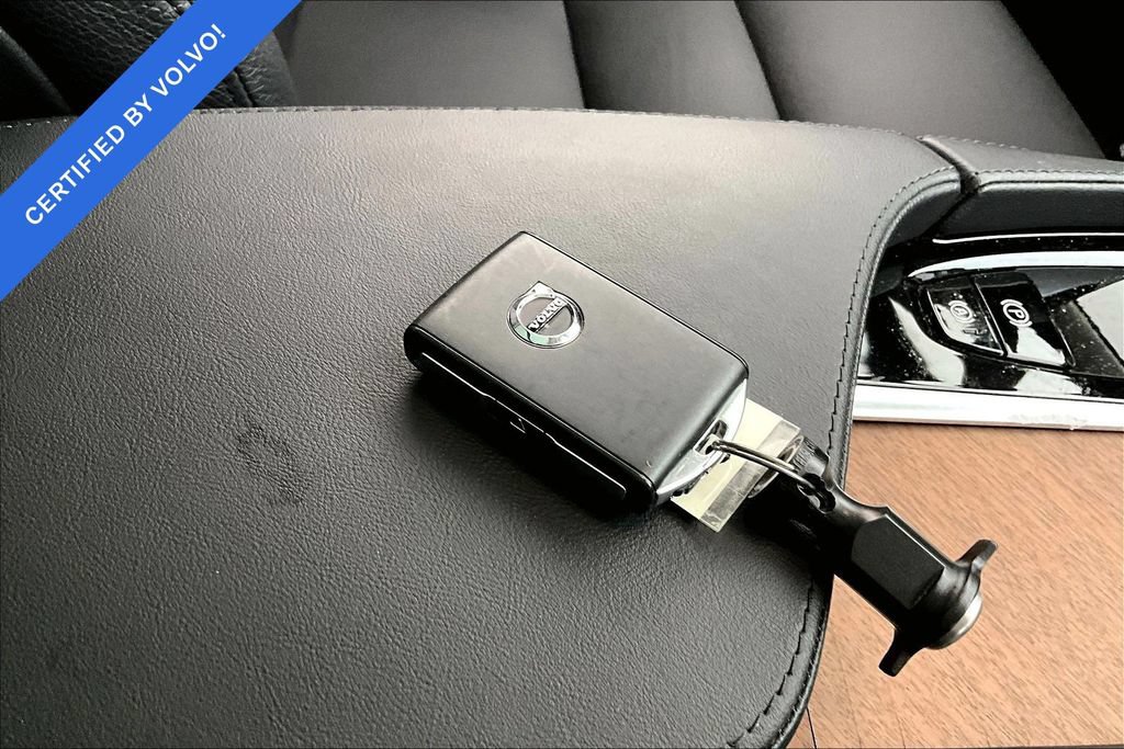 Used 2023 Volvo XC90 B6 Core w/ Protection Package Premier AWD/4WD image 11
