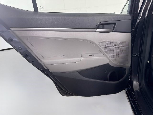 Used 2020 Hyundai Elantra SE FWD image 24