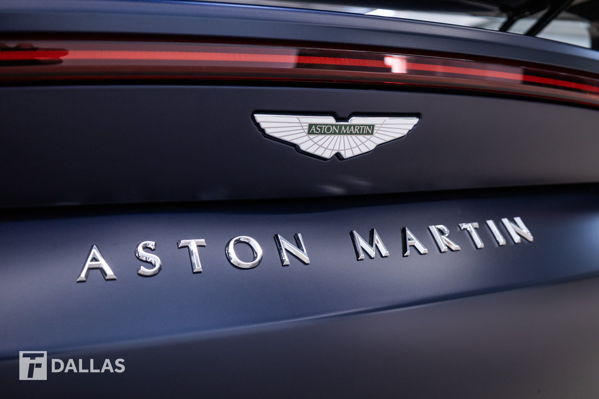 Used 2023 Aston Martin V12 Vantage Roadster RWD image 16