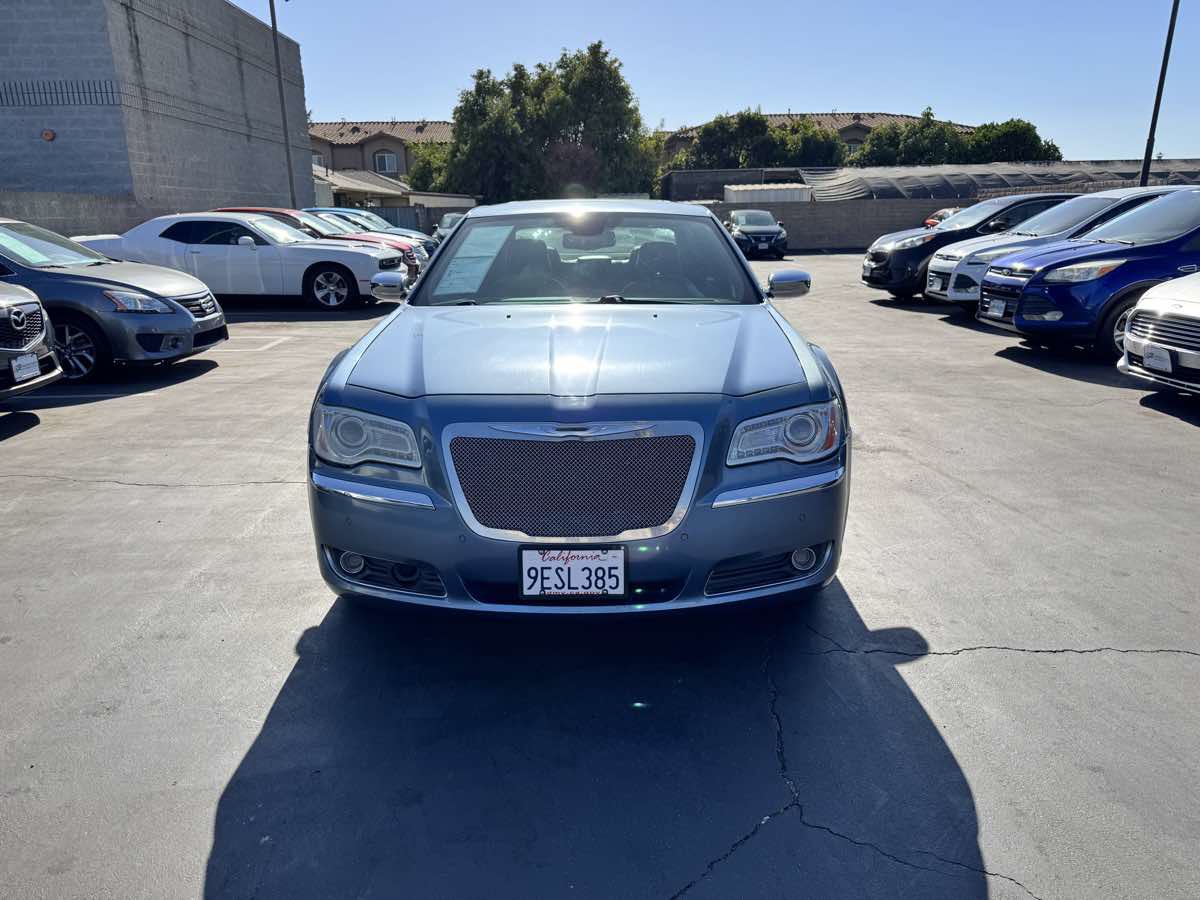 Used 2011 Chrysler 300 C RWD image 10