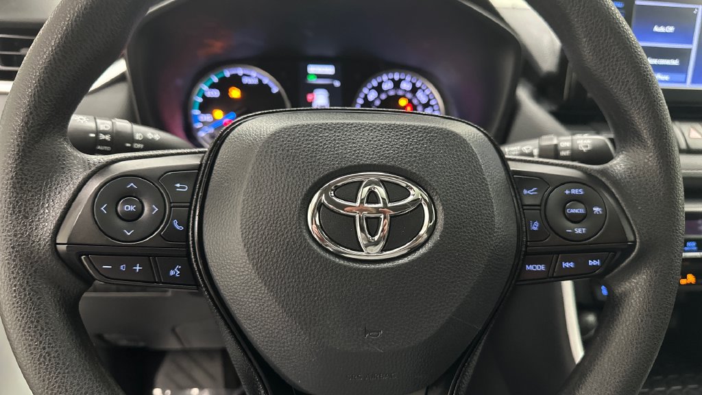 Used 2021 Toyota RAV4 XLE w/ Convenience Package AWD/4WD image 16