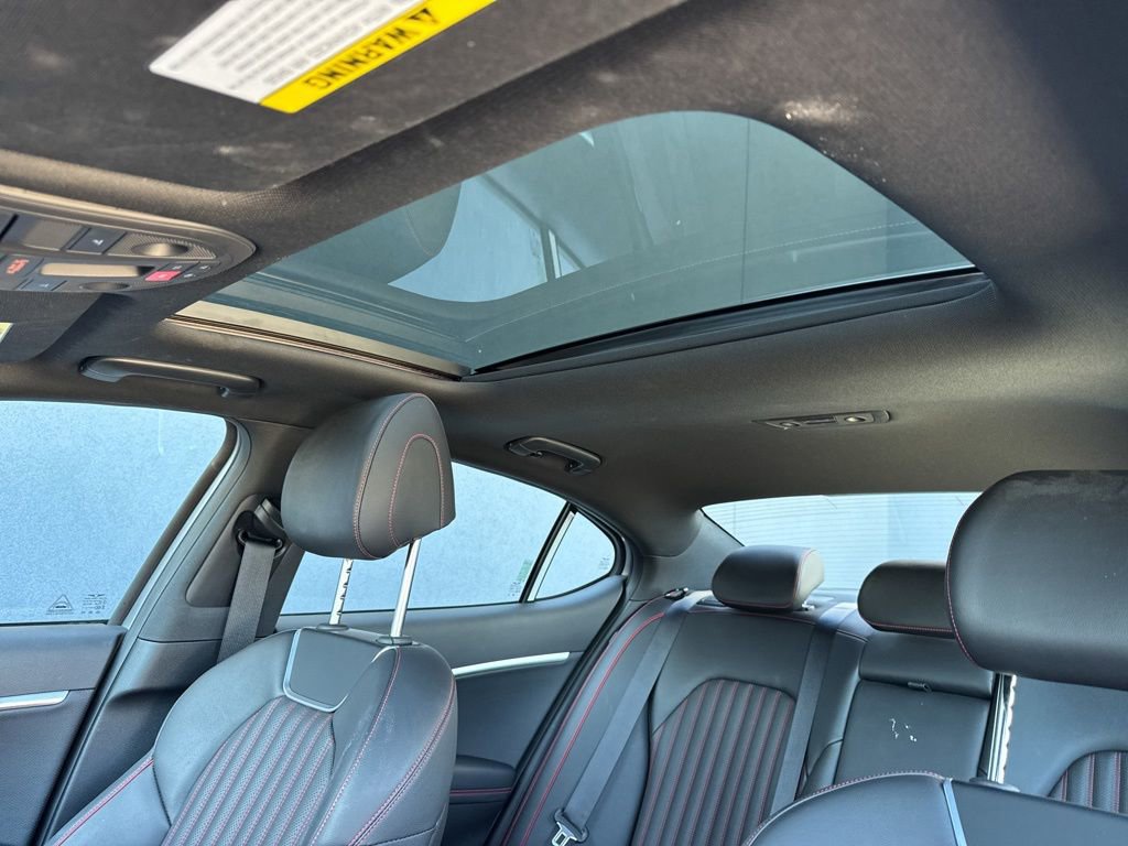 Used 2025 Genesis G70 2.5T image 21
