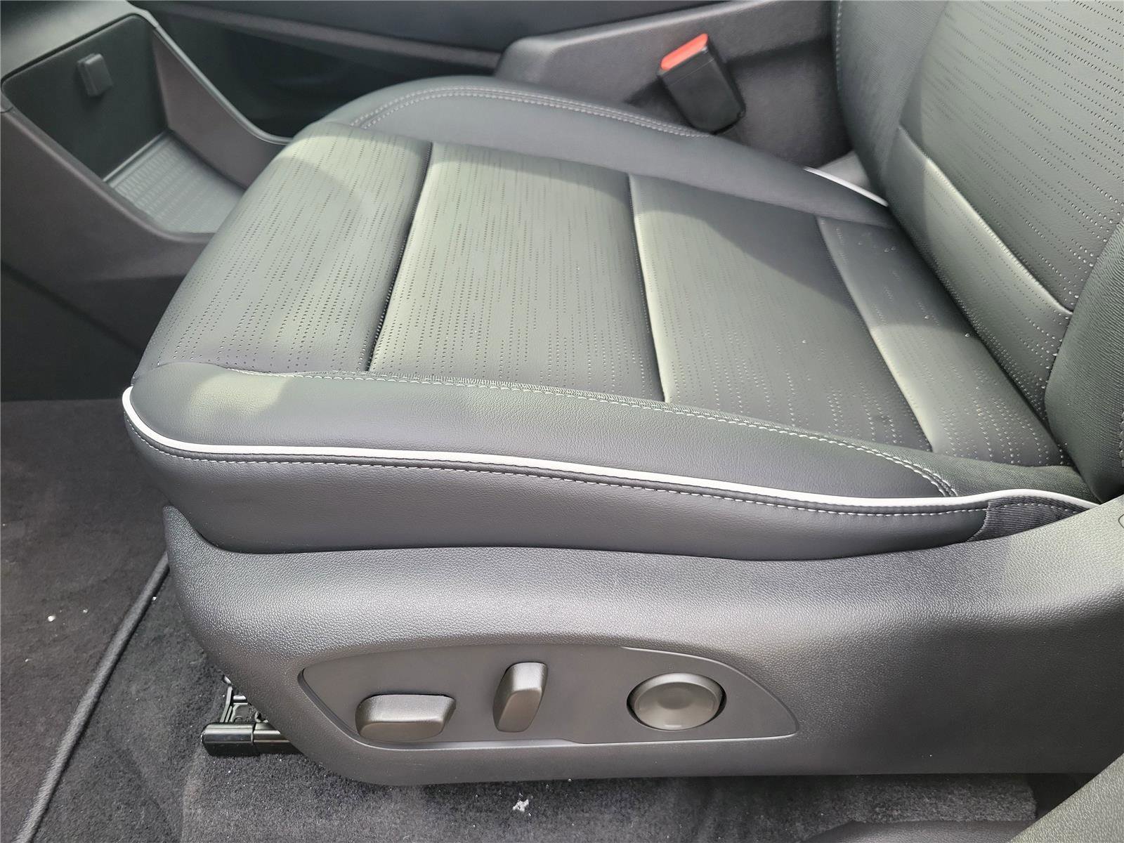 New 2026 Buick Enclave Sport Touring w/ Power Package image 19