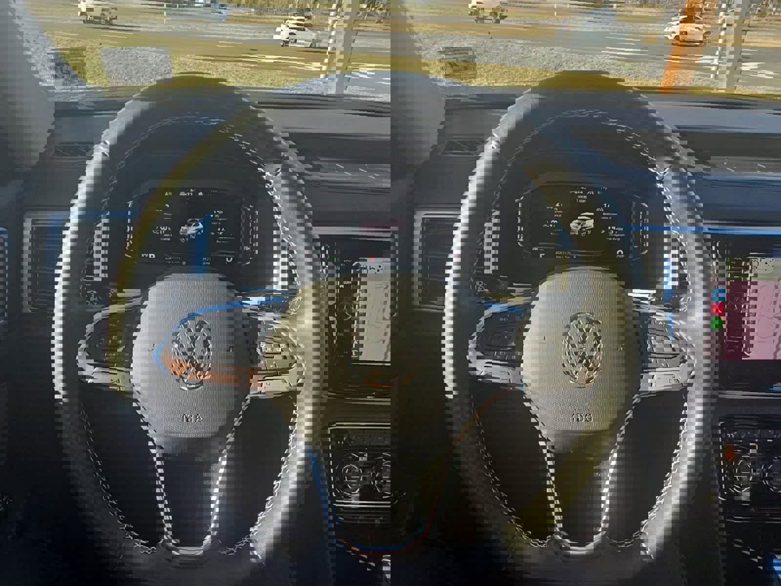 Used 2022 Volkswagen Atlas SE image 17