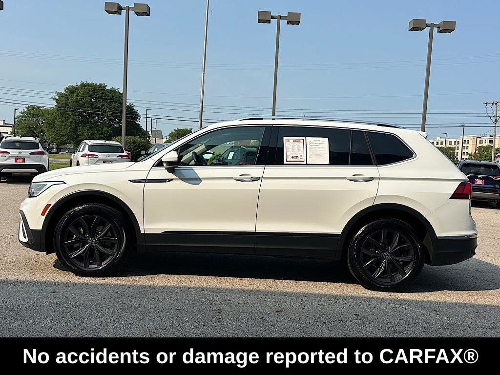 Used 2024 Volkswagen Tiguan SE AWD/4WD image 2