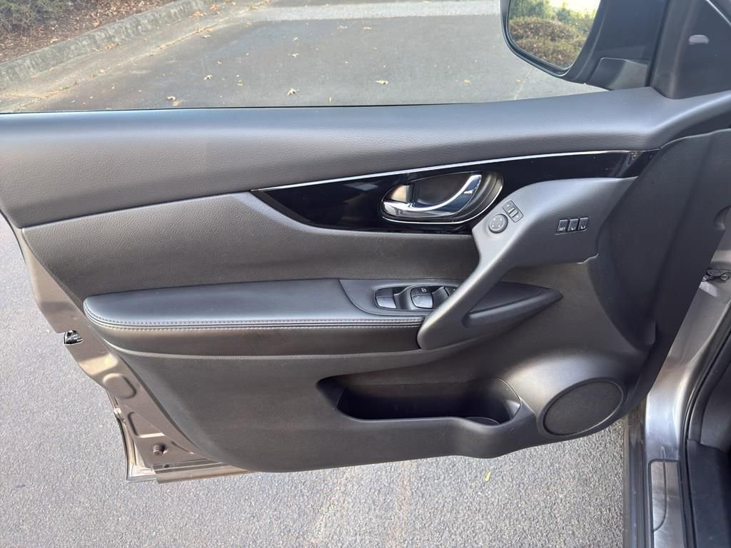 Certified 2022 Nissan Rogue Sport SV w/ Technology Package image 17